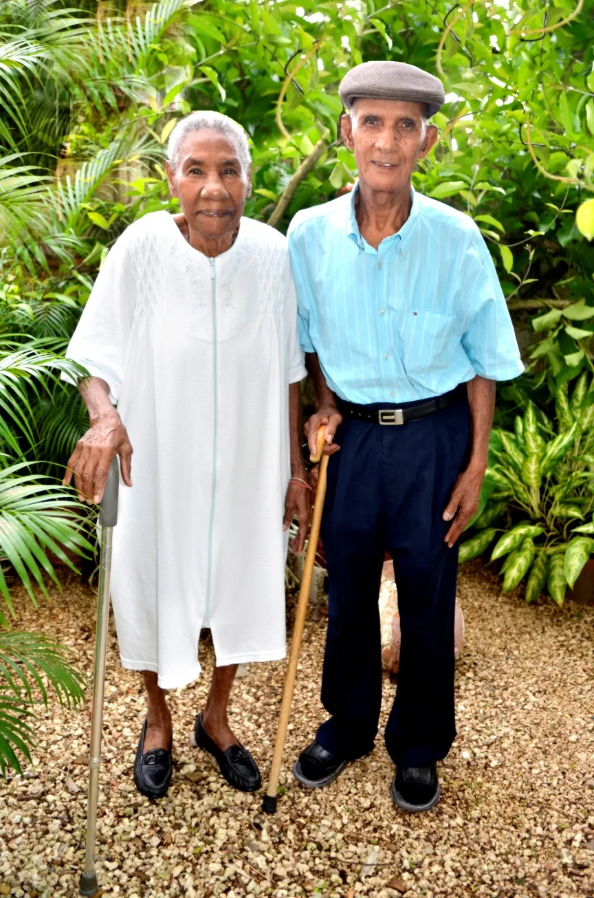 Residentes del hogar en un espacio natural